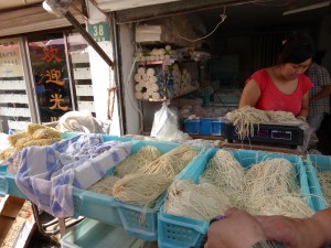 Jumping frogs and squirming eels: Shopping in a Chinese wet market