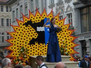 The 2014 Olma parade ends with an appearance from the 2015 visiting canton, Aargau. 